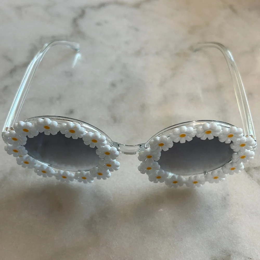 Daisy Round Sunglasses Floral Design for Costume Parties, Festivals, Retro, Gift